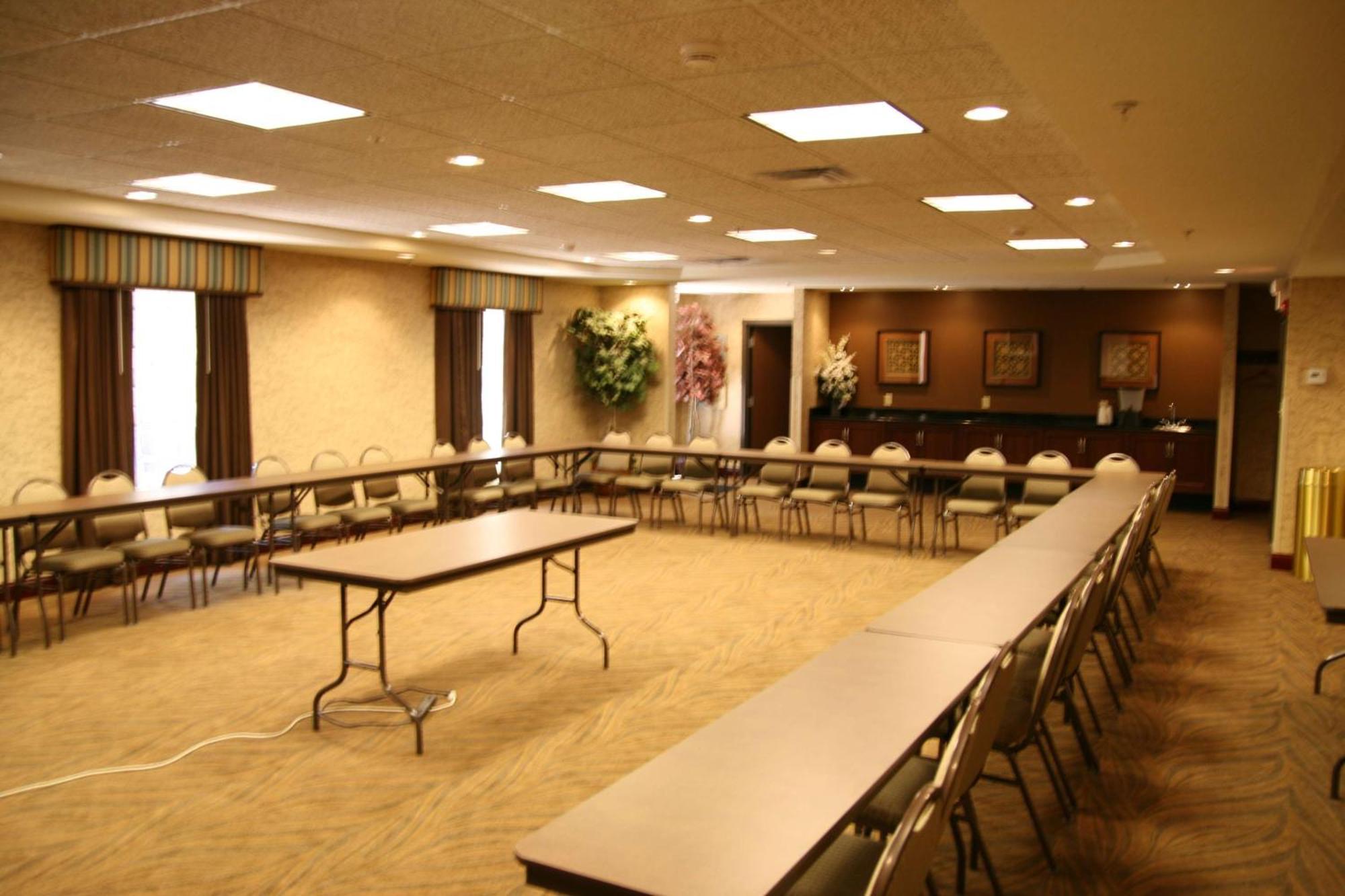 Hampton Inn Warsaw Εξωτερικό φωτογραφία